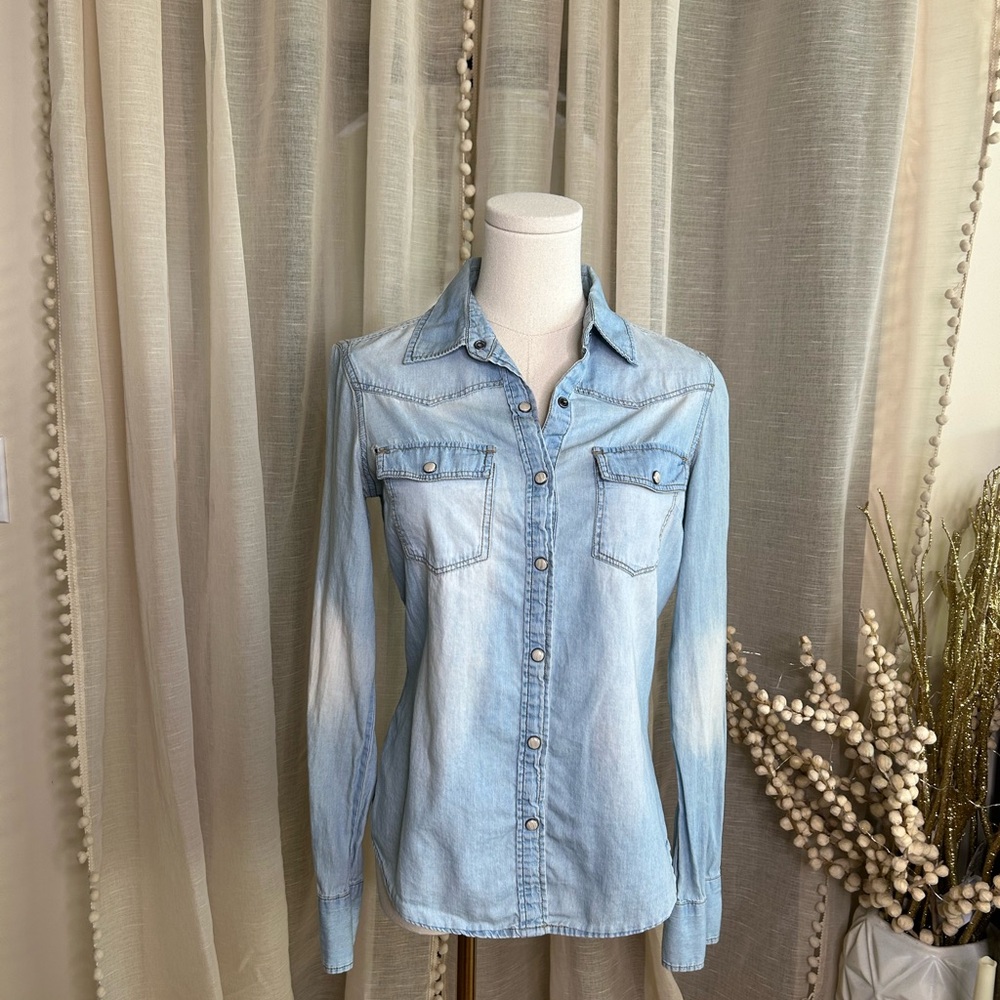 Suzy Shier Sz S Chambray Snap Button Soft Shirt Western Long Sleeve